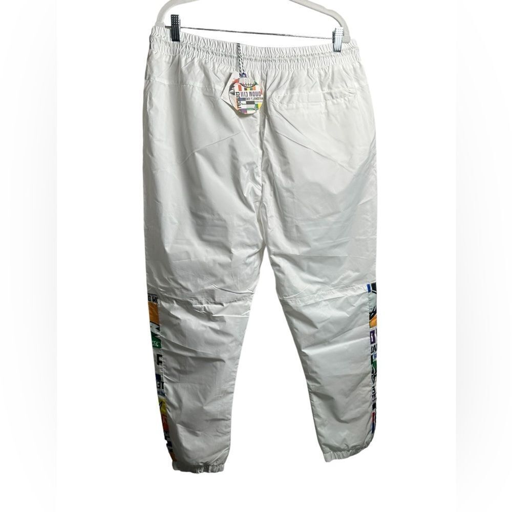 NWT Born Fly Men’s White Joggers With Patches Respected - Size XL - Picture 11 of 11